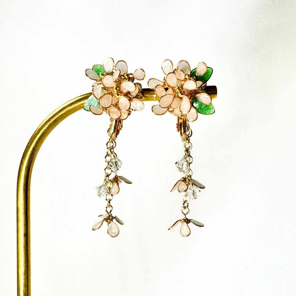 【銀木犀/ギンモクセイ】2wayイヤリング 秋の新作 揺れる白い花 金属アレルギー対応 ニッケルフリー 受注生産 | 2枚目